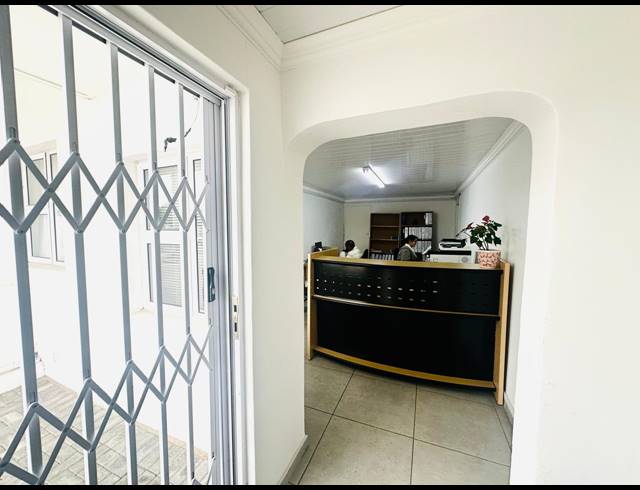 261M² OFFICE FOR SALE IN BEREA
